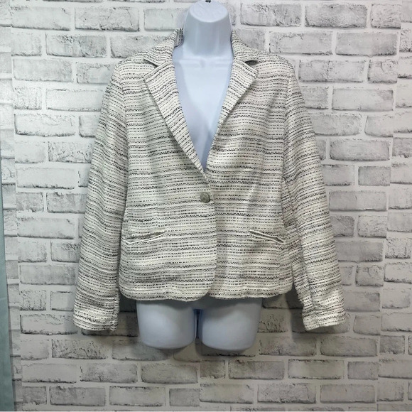 CAbi Static One Button Tweed Blazer 10 - Picture 1 of 12